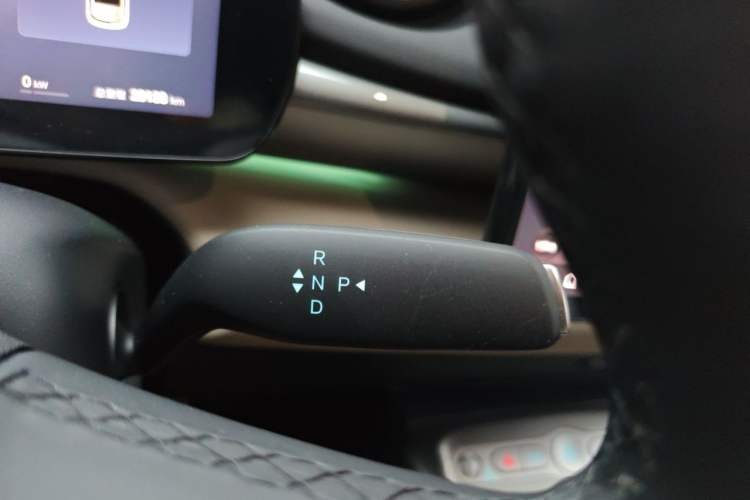 Used BYD Dolphin 2025 Intelligent Driving Version 520km Range Knight Edition Gear Lever