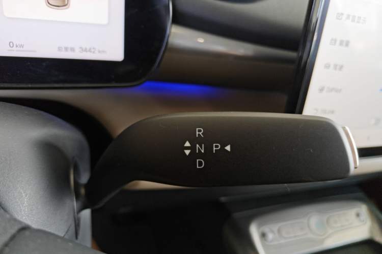 Used BYD Dolphin 2025 Intelligent Driving Version 410 km Fashion Edition Gear Lever