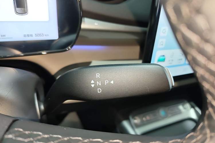 Used BYD Dolphin 2025 Intelligent Driving Version 410 km Fashion Edition Gear Lever
