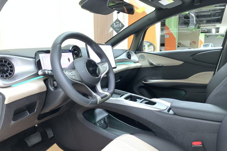 Used BYD Dolphin 2025 Intelligent Driving Version 410 km Fashion Edition Interior 1
