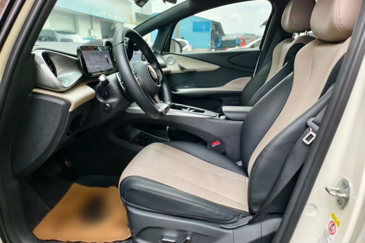 Used BYD Dolphin 2025 Smart Drive Version 420 km Freedom Edition Interior 2