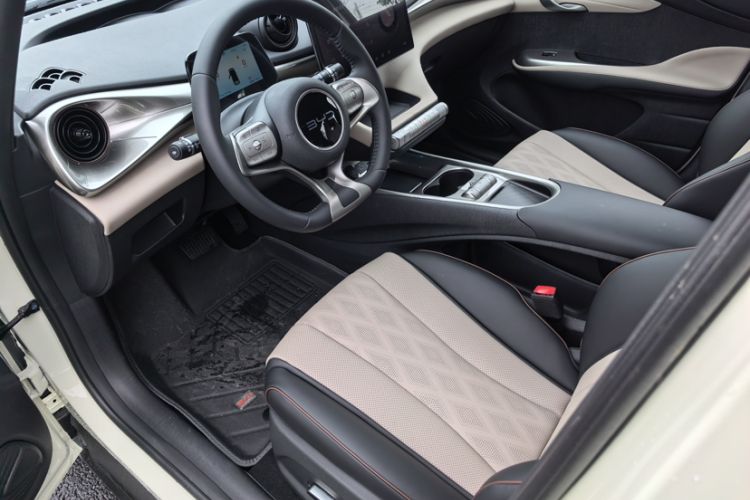 Used BYD Dolphin 2025 420km Free Edition Interior 2