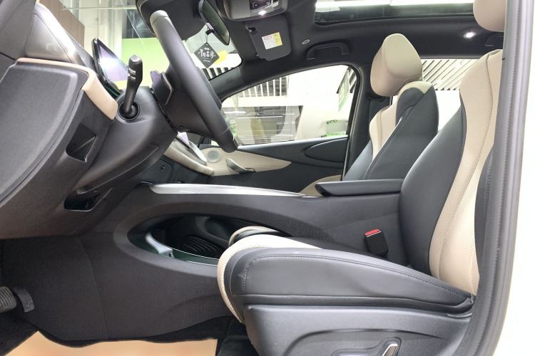Used BYD Dolphin 2025 Intelligent Driving Version 410 km Fashion Edition Interior 2
