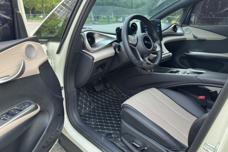 Used BYD Dolphin 2025 420km Free Edition Interior 4