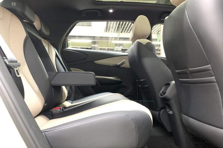 Used BYD Dolphin 2025 Intelligent Driving Version 410 km Fashion Edition Interior 6