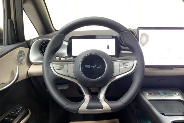 Used BYD Dolphin 2025 Intelligent Driving Version 410 km Fashion Edition Interior 7
