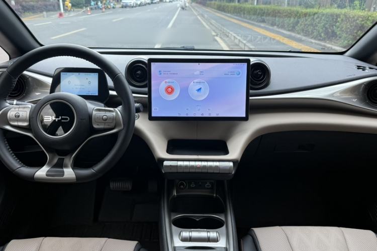 Used BYD Dolphin 2025 420km Free Edition Interior 9