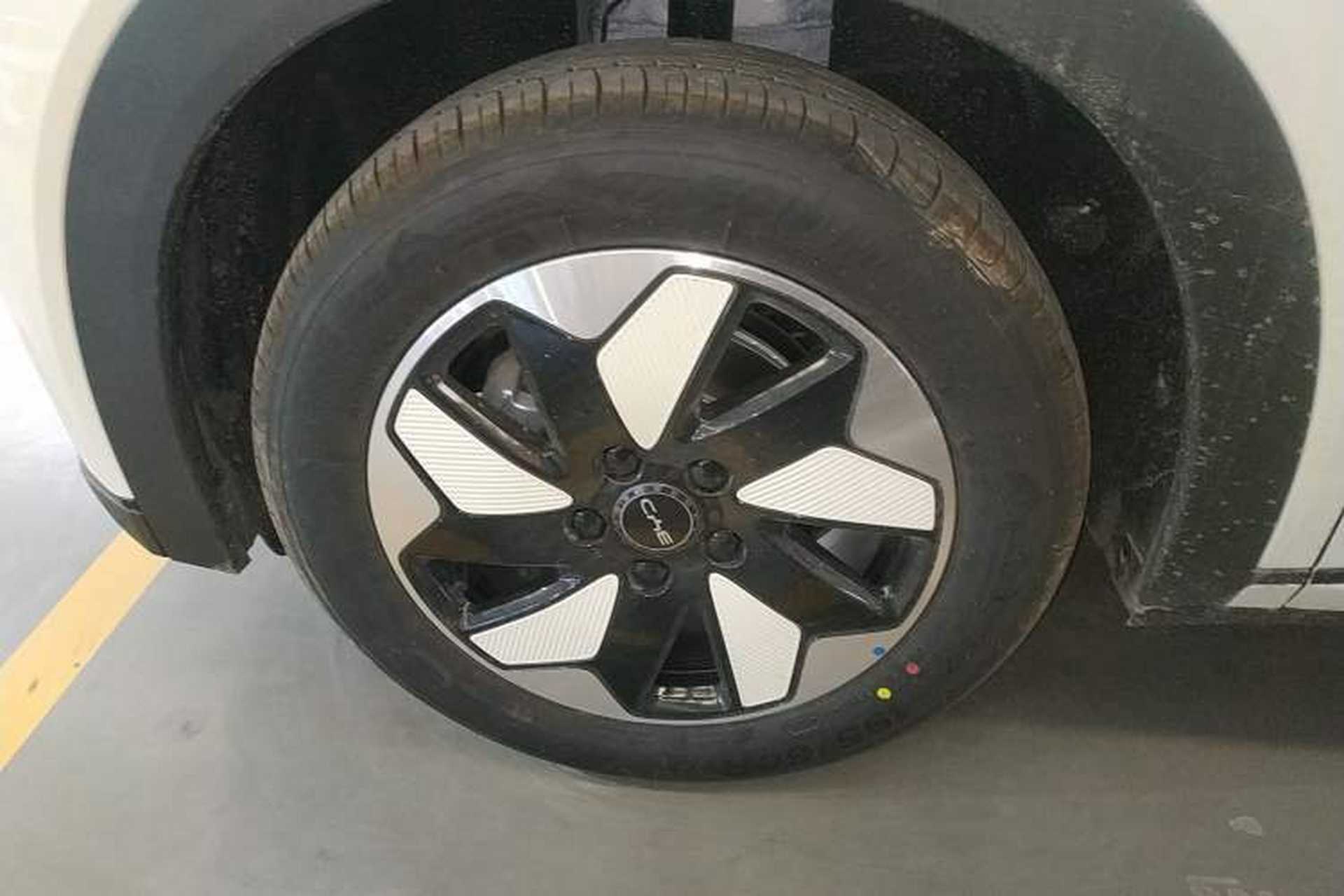 Used BYD Dolphin 2025 420km Free Edition Left Front Wheel Hub
