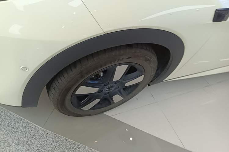 Used BYD Dolphin 2025 Intelligent Driving Version 410 km Fashion Edition Left Front Wheel Hub