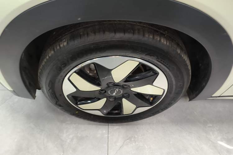 Used BYD Dolphin 2025 420km Free Edition Left Front Wheel Hub