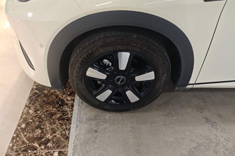 Used BYD Dolphin 2025 Intelligent Driving Version 410 km Fashion Edition Left Front Wheel Hub