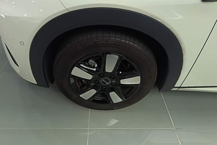 Used BYD Dolphin 2025 Intelligent Driving Version 410 km Fashion Edition Left Front Wheel Hub