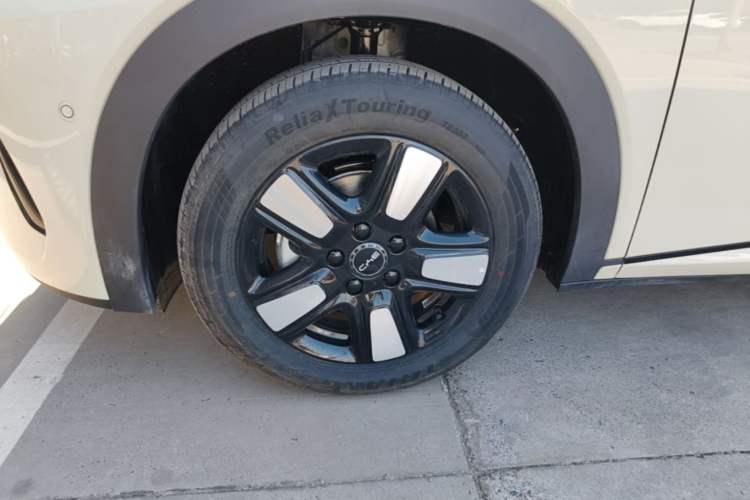 Used BYD Dolphin 2025 Intelligent Driving Version 410 km Fashion Edition Left Front Wheel Hub