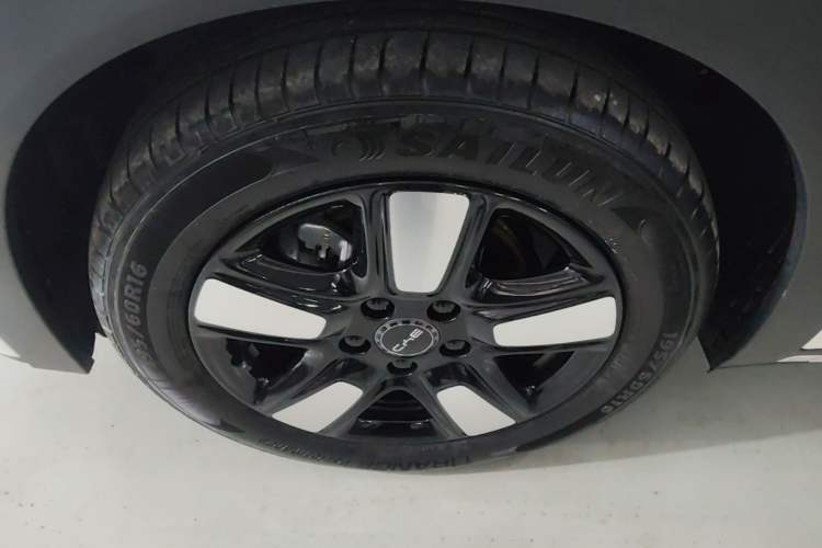 Used BYD Dolphin 2025 Intelligent Driving Version 410 km Fashion Edition Left Front Wheel Hub
