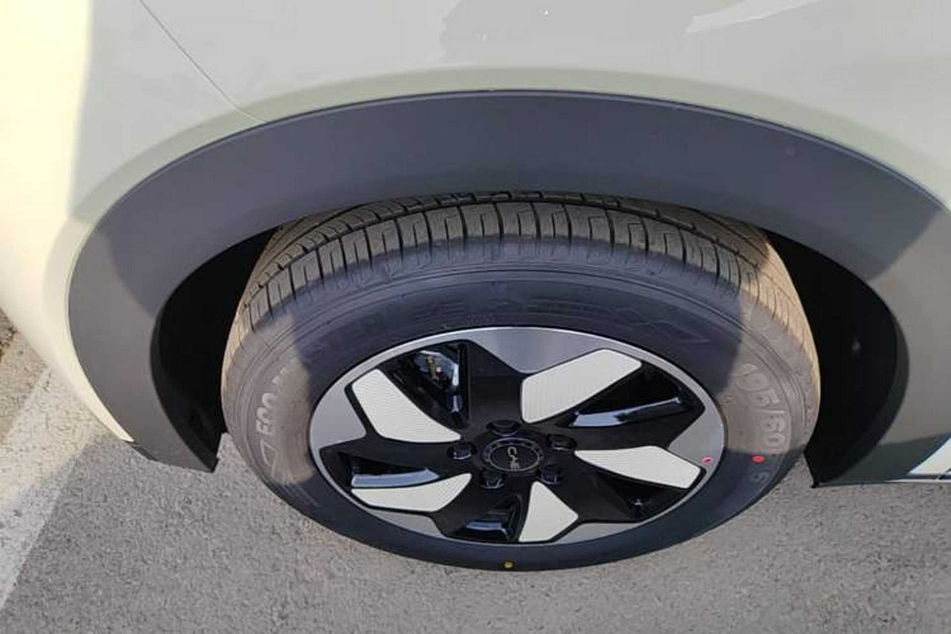 Used BYD Dolphin 2025 420km Free Edition Left Front Wheel Hub