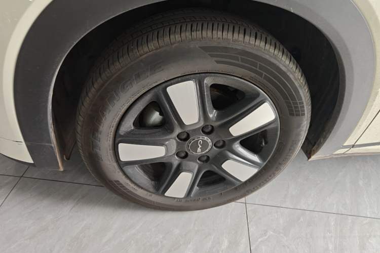Used BYD Dolphin 2025 Intelligent Driving Version 410 km Fashion Edition Left Front Wheel Hub