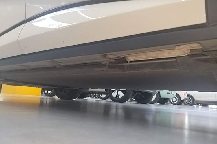 Used BYD Dolphin 2025 Smart Drive Version 420 km Freedom Edition Left Side Sill