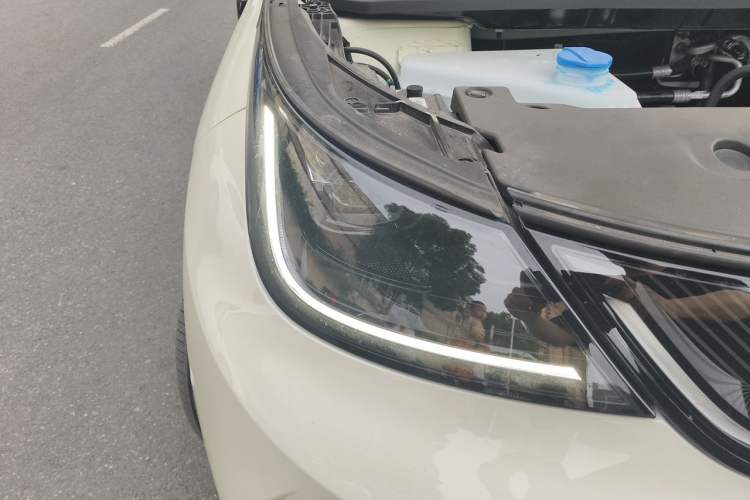 Used BYD Dolphin 2025 Smart Drive Version 420 km Freedom Edition Right Front Headlight