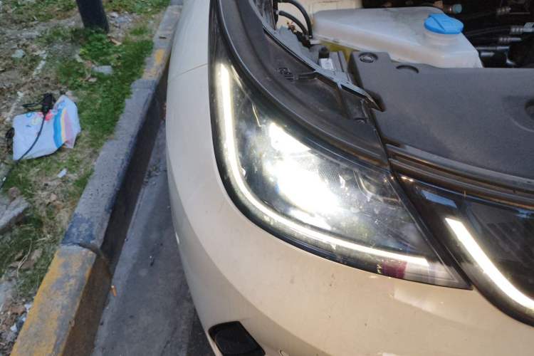Used BYD Dolphin 2025 Intelligent Driving Version 520km Range Knight Edition Right Front Headlight