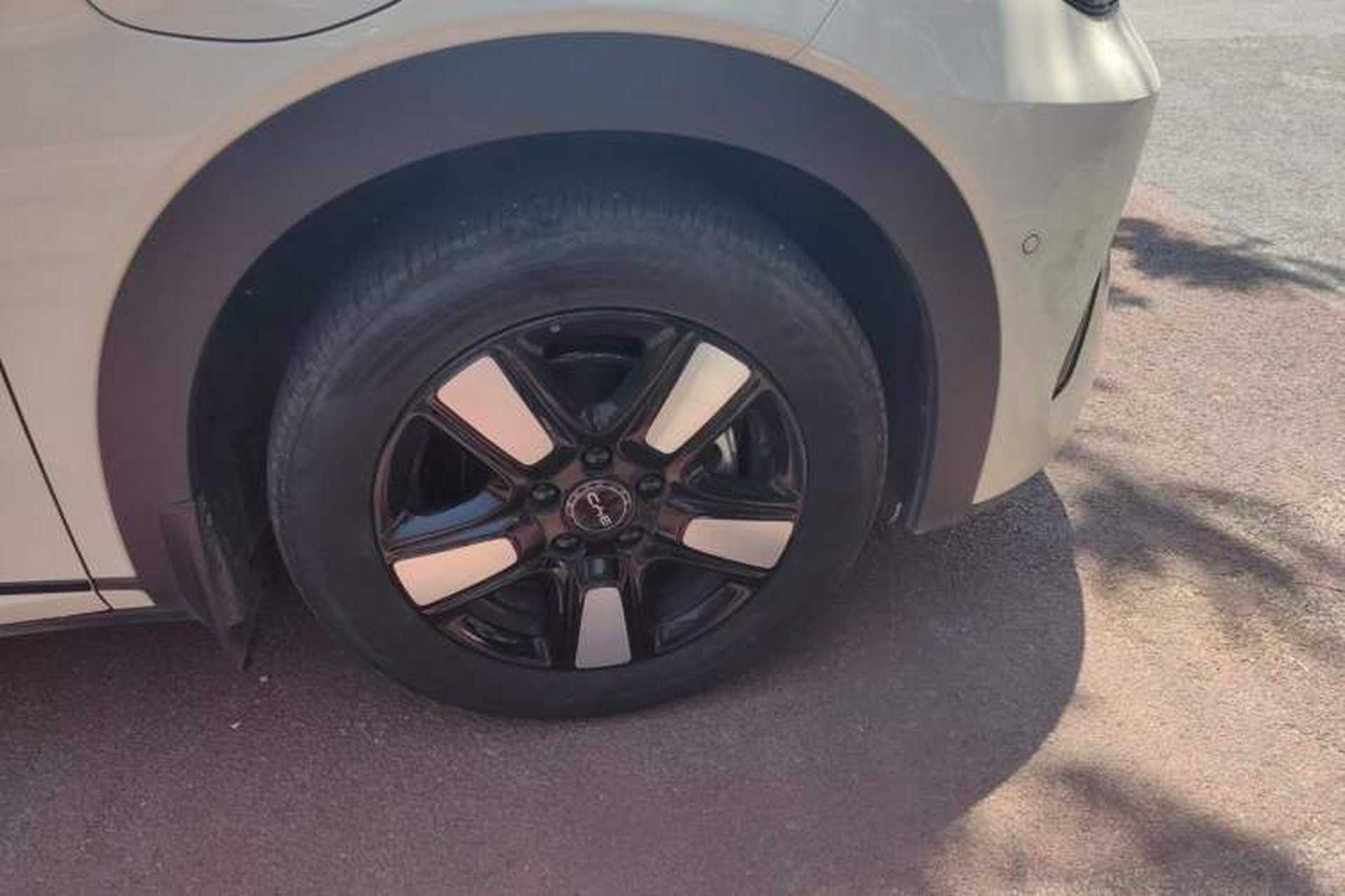Used BYD Dolphin 2025 Intelligent Driving Version 410 km Fashion Edition Right Front Wheel Hub