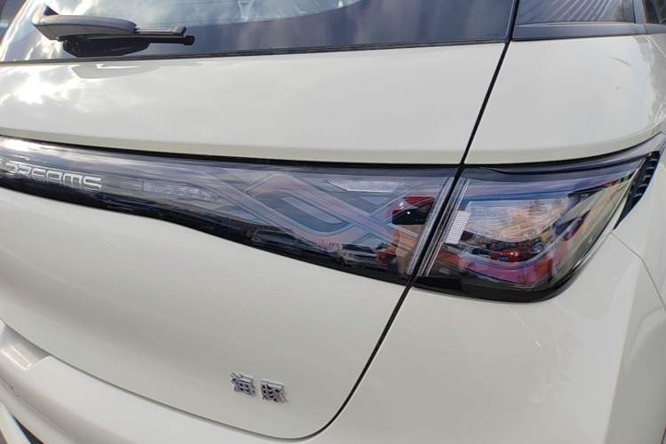 Used BYD Dolphin 2025 420km Free Edition Right Rear Taillight