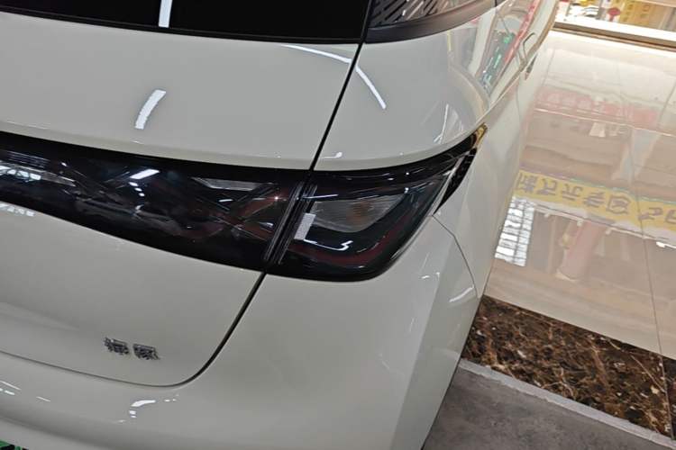 Used BYD Dolphin 2025 420km Fashion Edition Right Rear Taillight