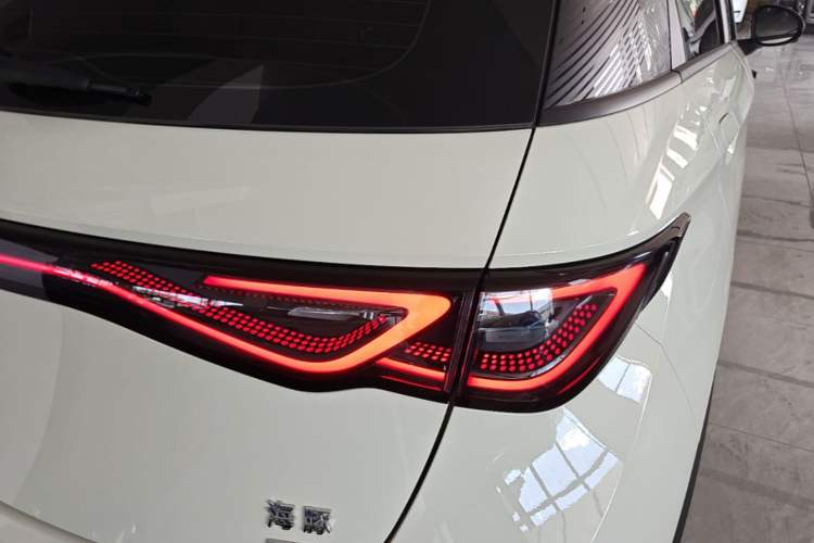 Used BYD Dolphin 2025 Smart Drive Version 420 km Freedom Edition Right Rear Taillight