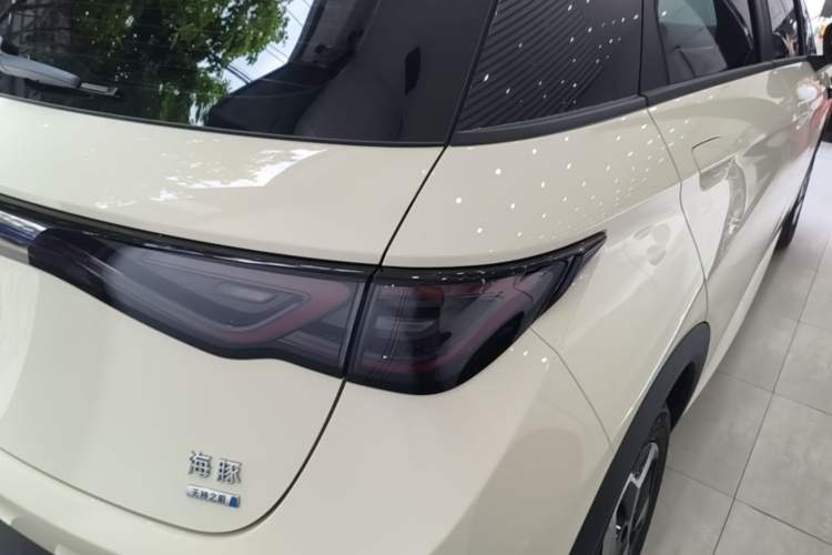 Used BYD Dolphin 2025 Smart Drive Version 420 km Freedom Edition Right Rear Taillight
