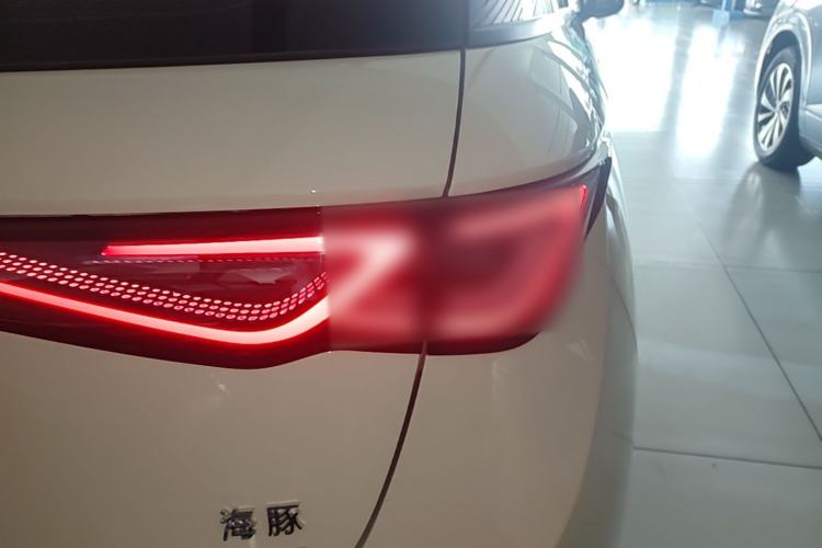 Used BYD Dolphin 2025 Intelligent Driving Version 410 km Fashion Edition Right Rear Taillight
