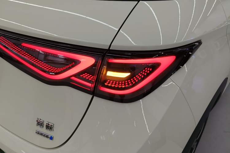 Used BYD Dolphin 2025 Intelligent Driving Version 410 km Fashion Edition Right Rear Taillight