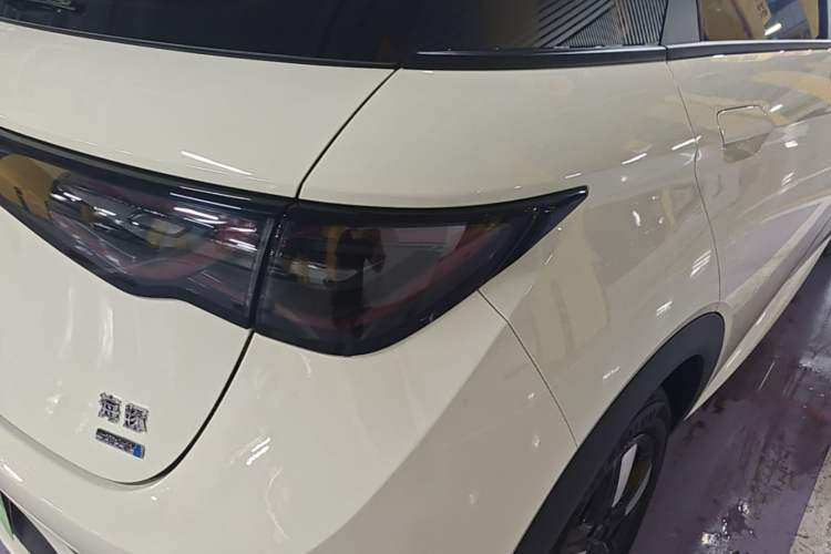 Used BYD Dolphin 2025 Intelligent Driving Version 410 km Fashion Edition Right Rear Taillight