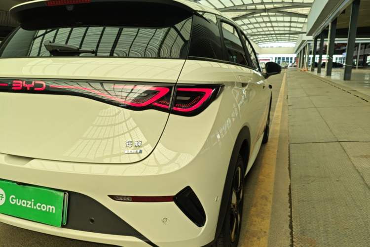 Used BYD Dolphin 2025 Intelligent Driving Version 410 km Fashion Edition Right Rear Taillight