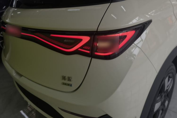 Used BYD Dolphin 2025 Intelligent Driving Version 410 km Fashion Edition Right Rear Taillight