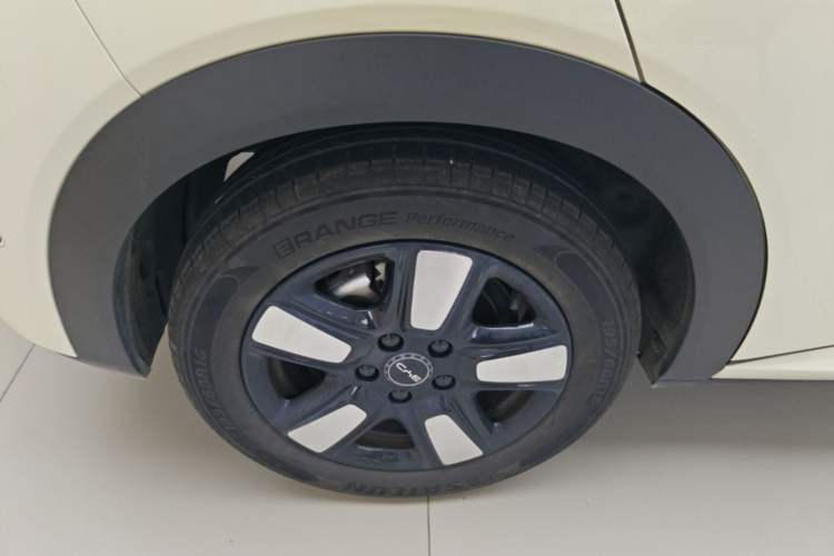 Used BYD Dolphin 2025 Intelligent Driving Version 410 km Fashion Edition Right Rear Wheel Hub