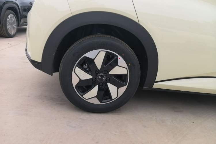 Used BYD Dolphin 2025 420km Free Edition Right Rear Wheel Hub