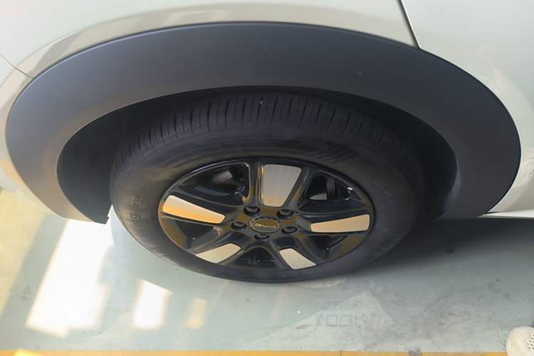 Used BYD Dolphin 2025 Intelligent Driving Version 410 km Fashion Edition Right Rear Wheel Hub