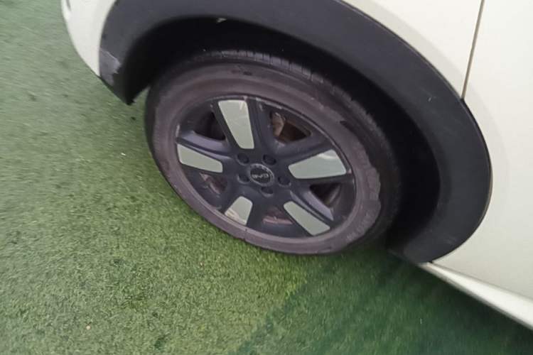 Used BYD Dolphin 2025 Intelligent Driving Version 520km Range Knight Edition Right Rear Wheel Hub