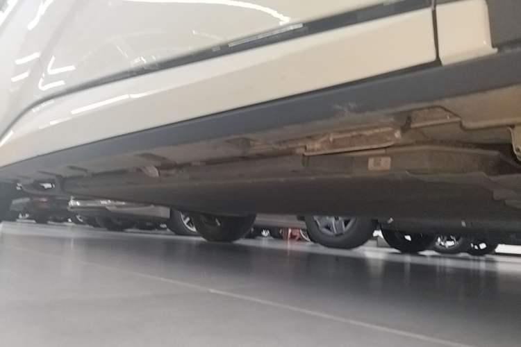 Used BYD Dolphin 2025 Smart Drive Version 420 km Freedom Edition Right Side Sill