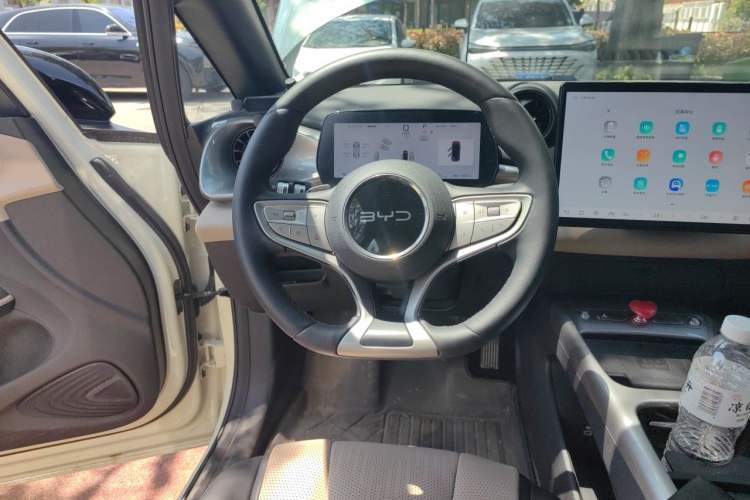Used BYD Dolphin 2025 Intelligent Driving Version 410 km Fashion Edition Steering Wheel