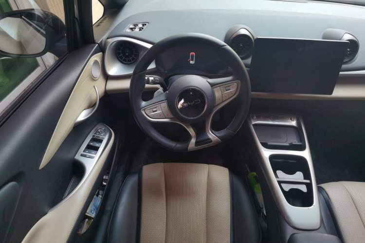 Used BYD Dolphin 2025 Intelligent Driving Version 410 km Fashion Edition Steering Wheel