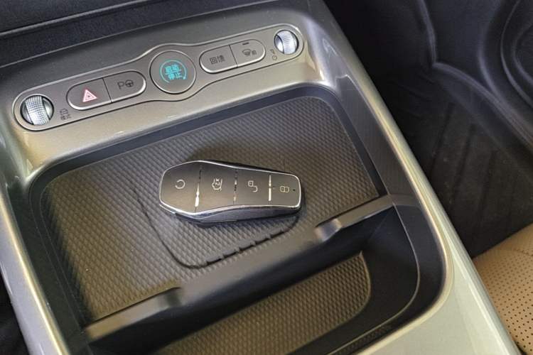 Used BYD Dolphin 2025 Intelligent Driving Version 410 km Fashion Edition Vehicle Key