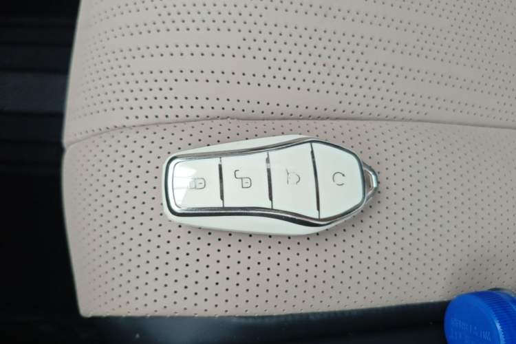 Used BYD Dolphin 2025 Intelligent Driving Version 410 km Fashion Edition Vehicle Key