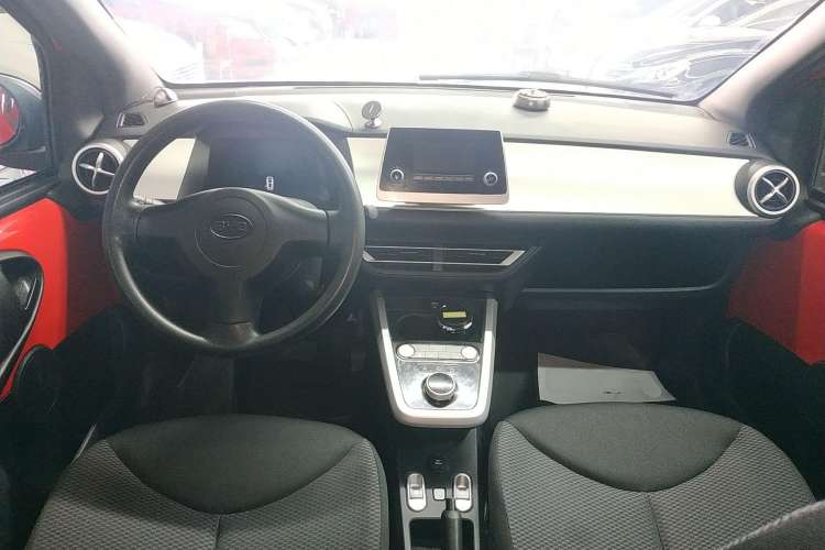 Used BYD e1 2019 Edition Yue Center Console