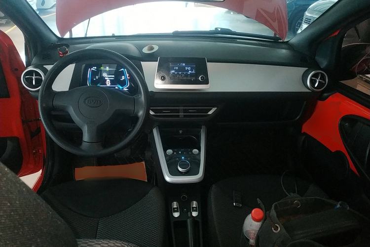 Used BYD e1 2019 Edition Yue Center Console