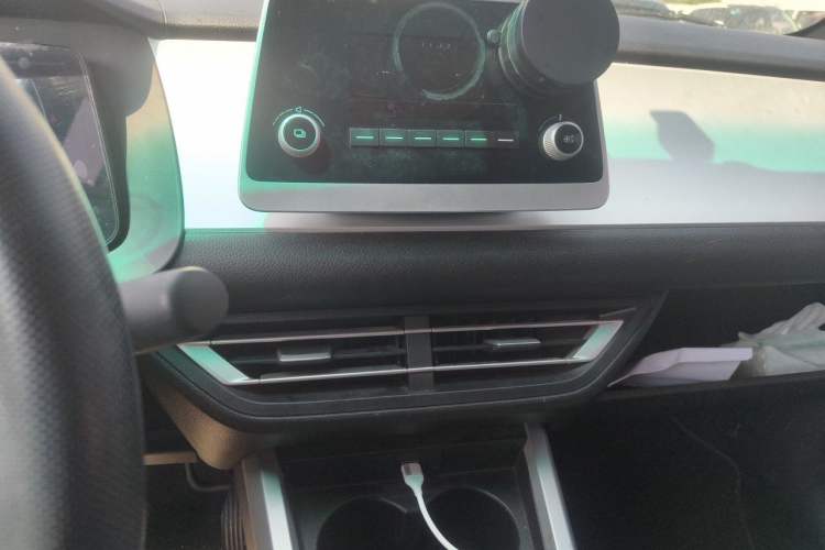 Used BYD e1 2019 Edition Yue Audio And AC Panel