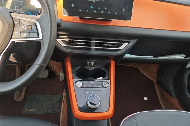 Used BYD e1 2019 Lingzhi First Edition Smart Version Audio And AC Panel