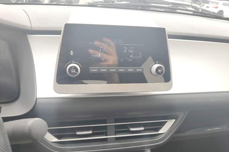 Used BYD e1 2019 Edition Yue Audio And AC Panel