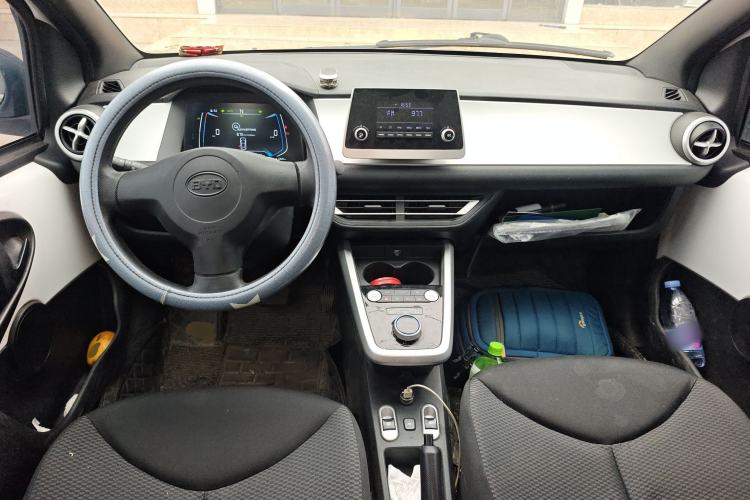 Used BYD e1 2019 Edition Yue Center Console