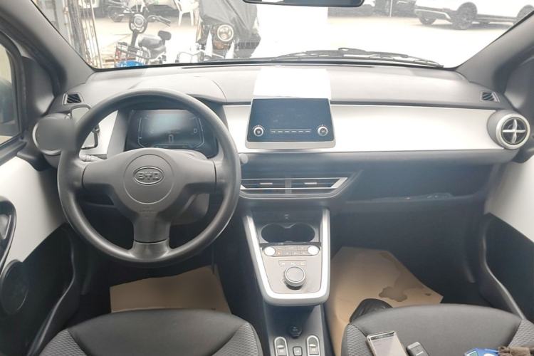 Used BYD e1 2019 Edition Yue Center Console