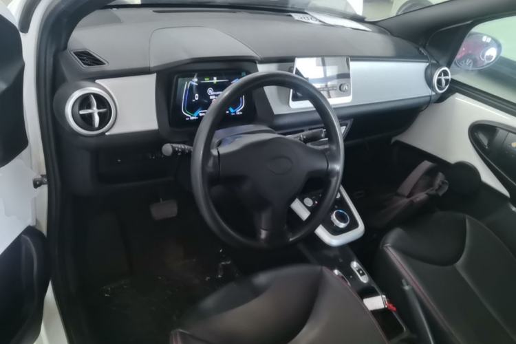 Used BYD e1 2019 Edition Yue Center Console